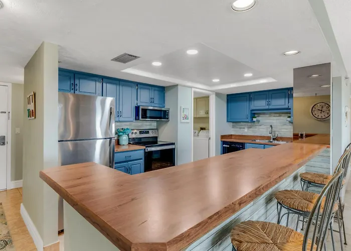 Fabulous Ocean And Beach Views With Top Complex Amenities